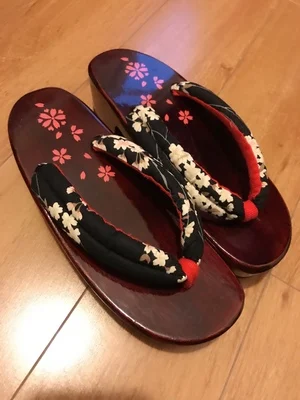 WHOHOLL/женские босоножки; Вьетнамки; коллекция года; Летние босоножки на танкетке; обувь для костюмированной вечеринки в стиле кимоно; японские клоги на деревянной подошве; гэта; красные шлепанцы; WMGT-578