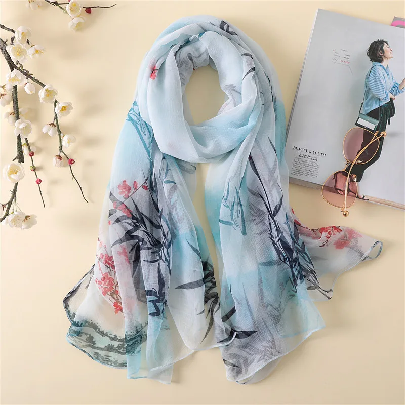 

Hot sale 2019 New luxury brsnd Women Fashion Scarf Printed Silk Scarf Bandana Women Long Design Shawls And Wraps Beach Poncho