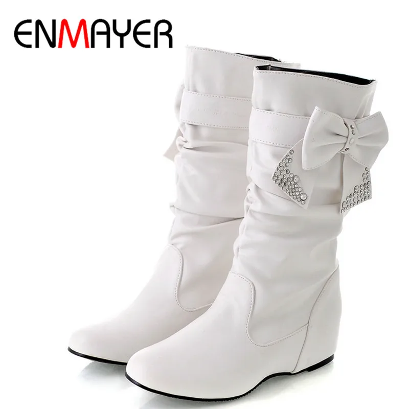 Baratos ENMAYER nueva mujeres de primavera y otoño Bowtie encantos pisos botas zapatos de mujer Mid calf 4 colores blanco zapatos botas gran tamaño 34 47
