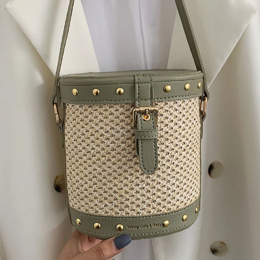 

Fashion Rivet Ladies Straw Bucket Bag Handmade Rattan Woven Summer Beach Bag Brand Leather Shoulder Crossbody Bags for Women Sac