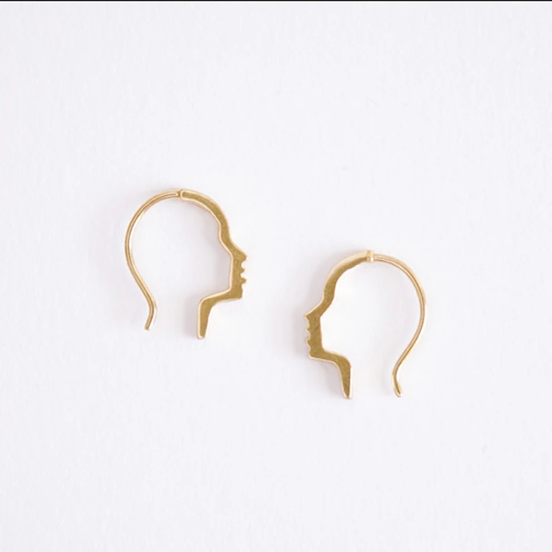 

2018 New Art Style Polished Gold Tone Mini Face Outline Hoop Earrings For Women Femme Bijoux