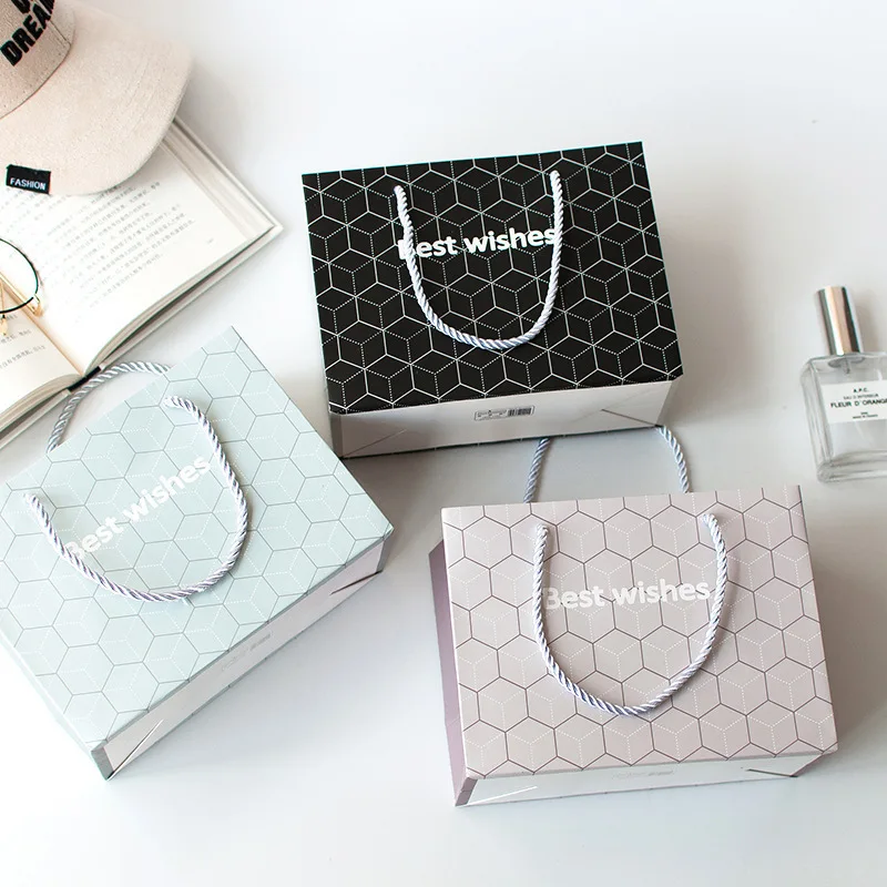 

Enjoy Moment Simple Geometry Cube Creative1pc gift Bag Birthday Gift Bag Business Packing Bag Wedding Party Decoration
