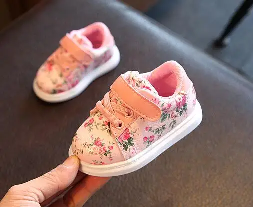 Осенняя Милая обувь для маленьких девочек, мягкие черные кроссовки с цветочным принтом для маленьких мальчиков, спортивная обувь для малышей - Цвет: pink