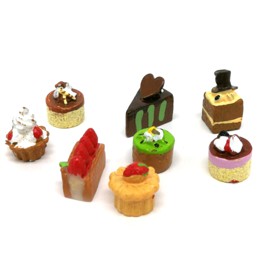 

8pcs/lot Kitchen Craft Fake Resin 3D Chocolate Strawberry Cake Charm Toys Miniature Art Food Decoration Supply
