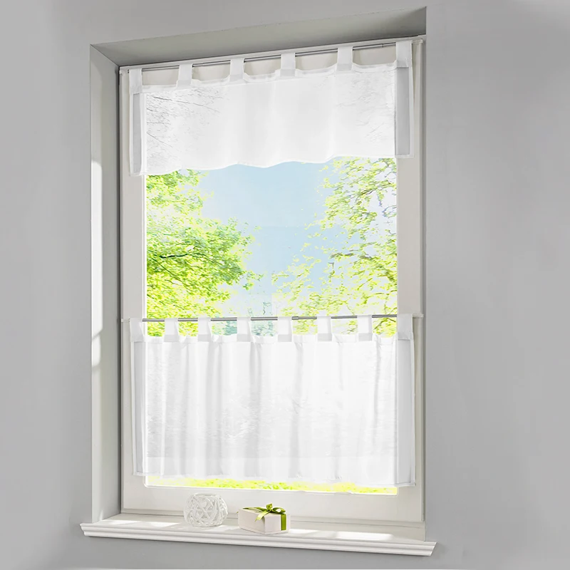 окно наполовину. штора над раковиной. жалюзи на кухонное окно. тюль до подоконника. окно наполовину.