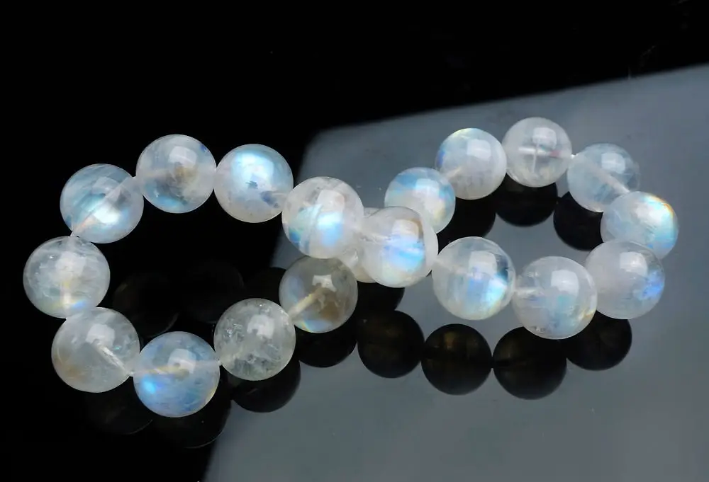 

435 Natural Rainbow Blue Light Moonstone Round Bracelet AAAA