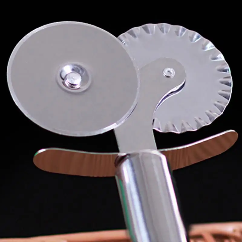 New-Stainless-Steel-Double-Roller-Pizza-Knife-Cutter-Pastry-Pasta-Dough-Crimper-Round-Hob-4cm-Lace (1)