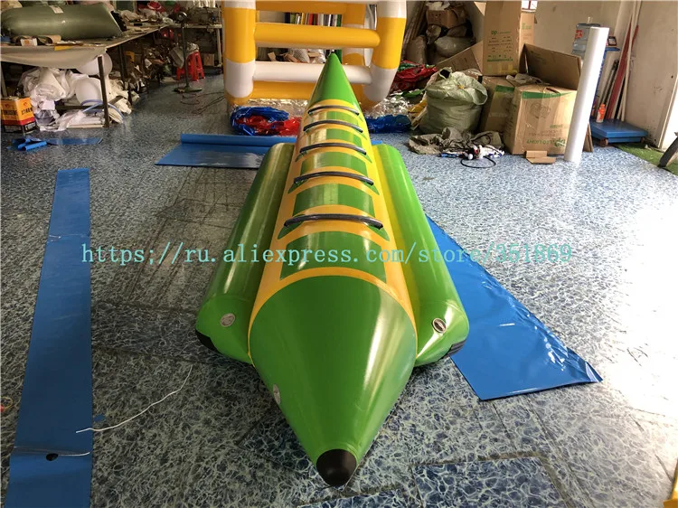 Manufacturers customized direct sales thickened 0.9PVC inflatable water banana boat, water crazy drag inflatable boat.