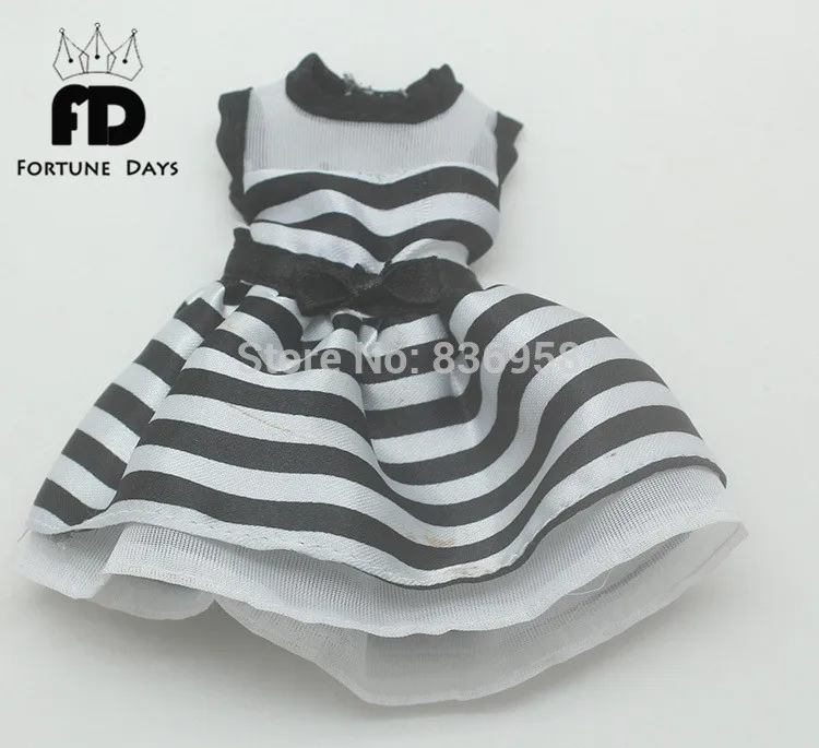 

Blyth Dress Of White And Black