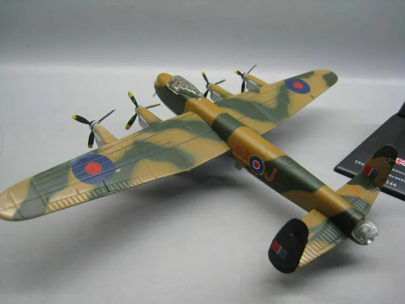 Амер 1/144 масштаб военная модель игрушки 1945 Avro Lancaster B MKI бомбер литой металлический самолет модель игрушка для коллекции, подарок, дети