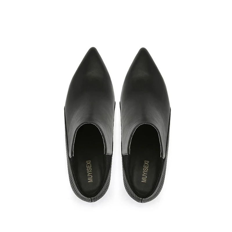 X045 women boots logo1