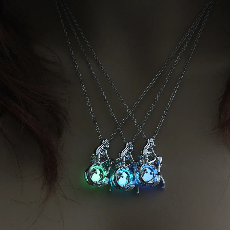 

Glow In Dark Mermaid Pendant Necklace For Women Imitation Pearl Necklaces Jewelry Gifts Collares Colar Collier Femme Sieraden