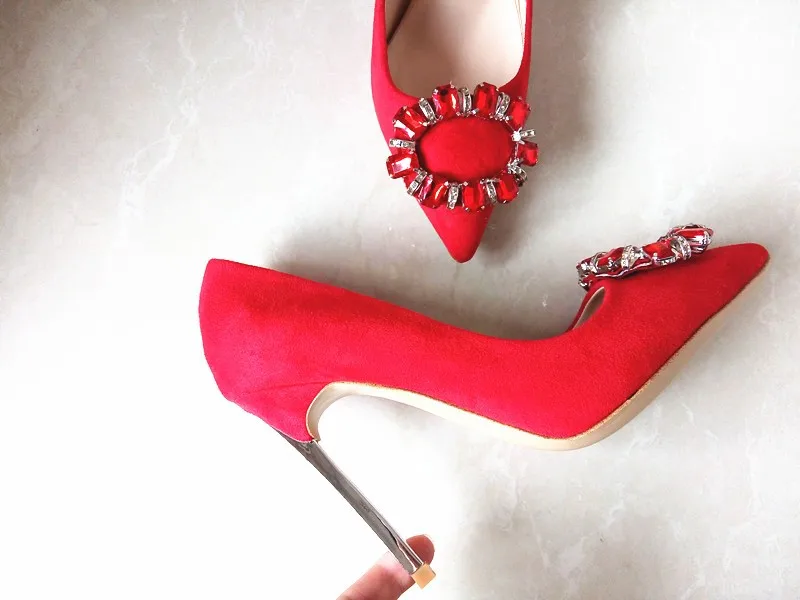 Red bottom high heels (1)