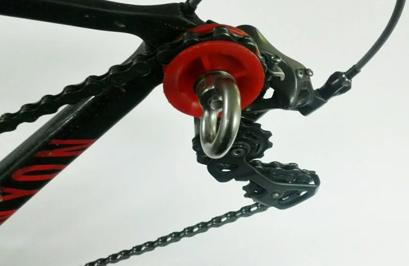 Chain-Keeper-Cleaner-Holder-Tool-Red-Nylon-roller-Round-Lever-Dropout-Derailleur (1)