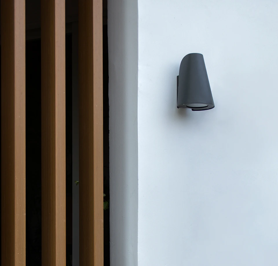 Tinia-wall_02