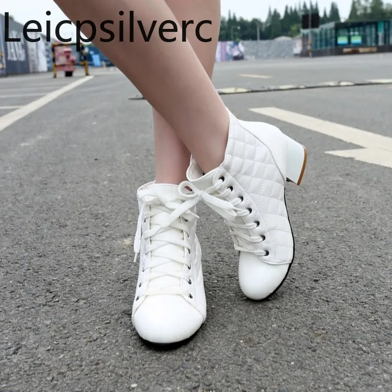 

Women's Boots Autumn And Winter New fashion Round head Lace-up Thick heel Low-heeled Short tube Women's shoes plus size 32-48