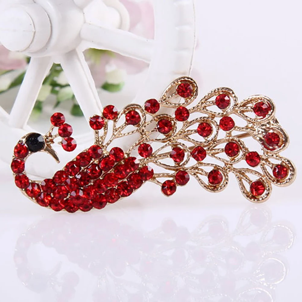 

Luxury Women Rhinestone Hollow Peacock Brooch Hijab Scarf Broches Coat Sweater Clips Wedding Pins Mujer Femmes spille Corsage