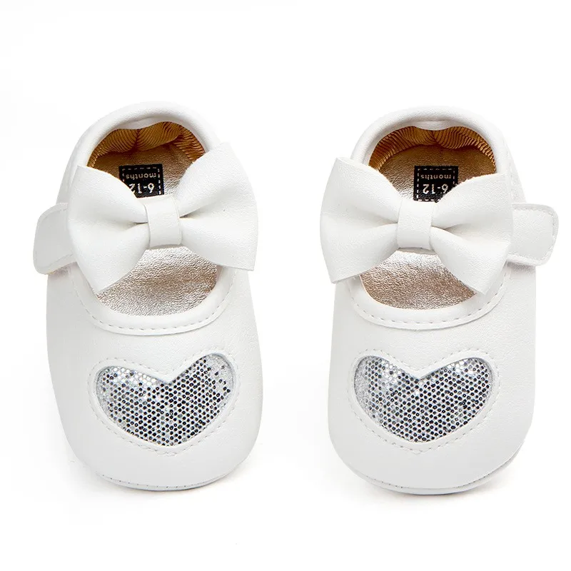 4 цвета детская обувь весна новорожденный Мода в форме сердца детская обувь для девочек первые ходунки детская обувь принцессы - Цвет: Серебристый
