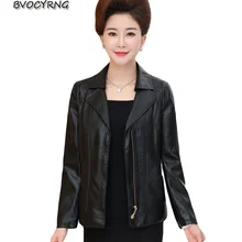 5X плюс Размеры Демисезонный среднего возраста кожаная куртка Для женщин PU кожаные пальто Для женщин короткие мотоциклетные байкерские куртки верхняя одежда