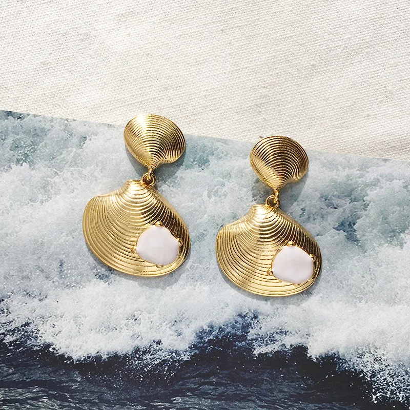 

Bohemian fashion geometric broken white shell pendant women's earrings beach holiday jewelry simple drop earrings wholesale