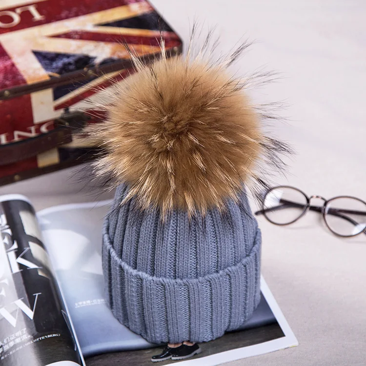 Женская шапка с помпонами Glorifine повседневная из меха енота на осень и зиму теплая