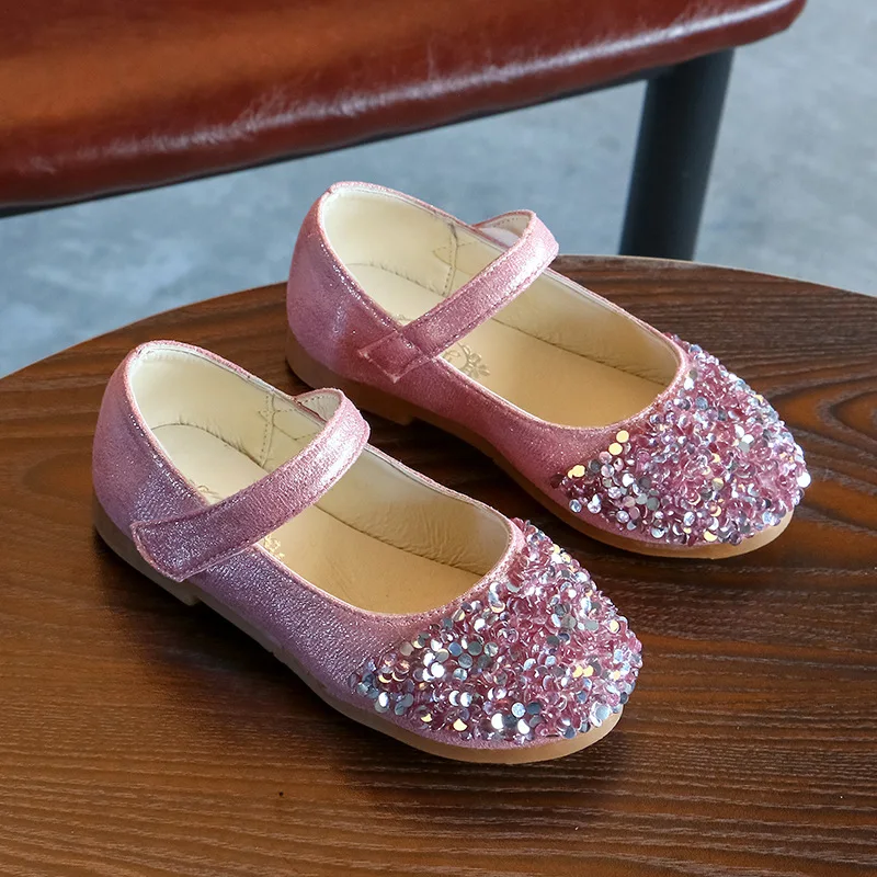 Осенняя новая обувь для девочек на плоской подошве, со стразами, юбка-пачка принцессы на открытом воздухе для детей свадебные туфли мягкие лоферы из искусственной кожи от 1 до 8 лет