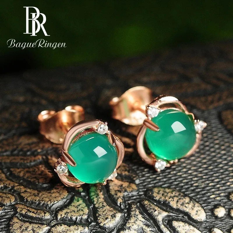 Новое поступление серьги гвоздики Begua Ringen из розового золота с халцедоном для