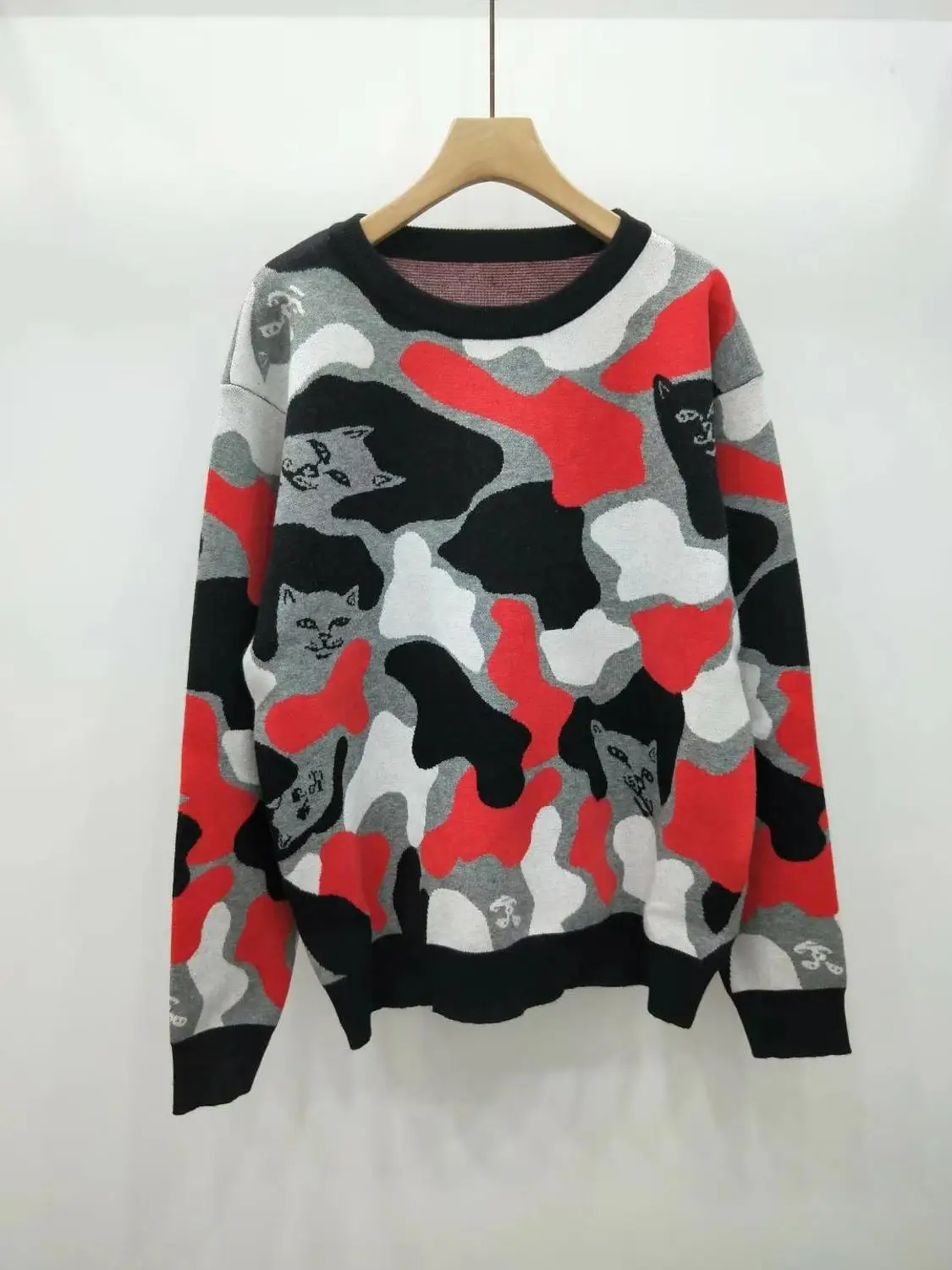 

2019 AUTUMN WINTER WOMEN SWEATERS lazy cat SWEETY LADIES SWEATERS camouflage ladies KNITTED SWEATER