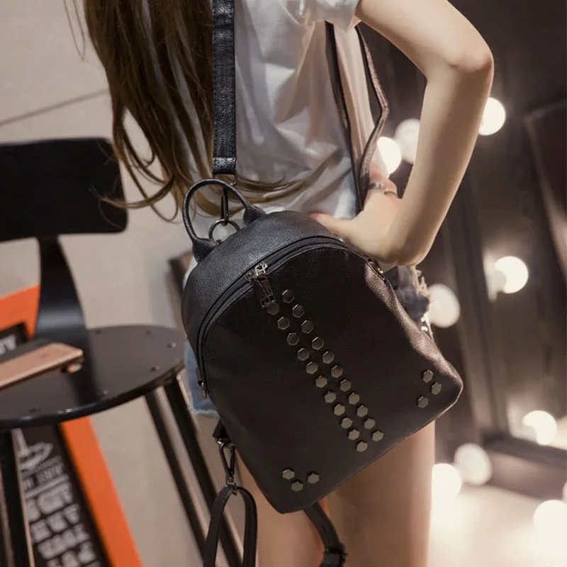 

2017 new Korean rivet washed leather shoulder bag women fashion leisure travel bag leather bag of wind