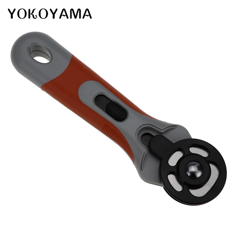 Goede YOKOYAMA 45mm Doek Rotary Cutter Patchwork Roller Wiel Ronde Mes Lederen Papier Stof Snijder Snijgereedschap DIY Naaien Onderdelen