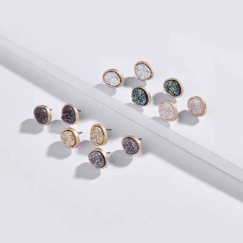 

Fashion Worn Gold Color Irregular Shape Mini Metallic Resin Druzy Stone Stud Earrings for Women