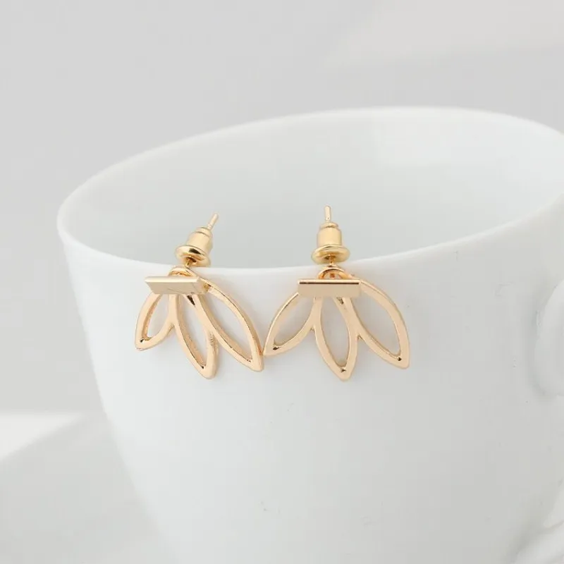 gold earrings