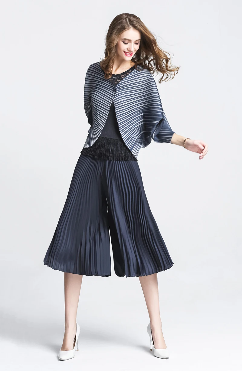 Issey Miyake новая весна складной рукава летучая мышь полупальто тонкой полоской мозаики свободные Универсальный кардиган Плиссированные пальто