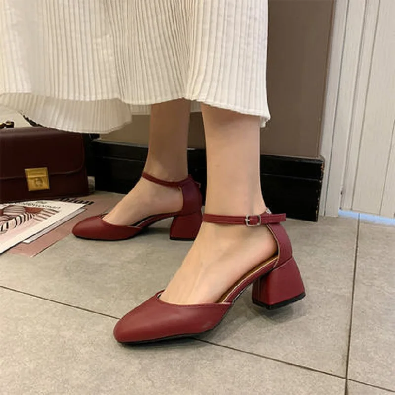 

2019 spring new Baotou retro wild thick with a word buckle hollow high heel women's shoes