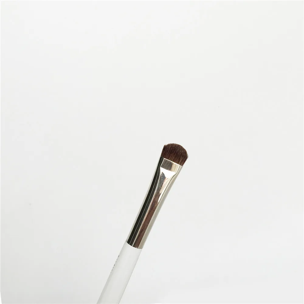 Trish McEvoy BRUSH 54 VA VA VOOM LARGE SMUDGE _ 4