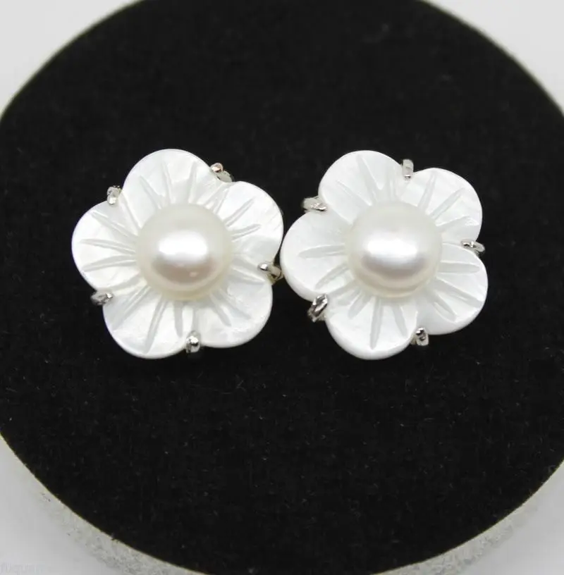 

-hotNatural White freshwater pearl & mop shell flower Stud Earring A0422