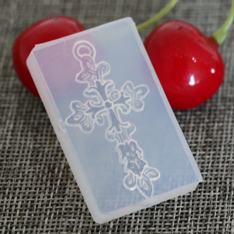 

2018 New 1PCS Cross Charms Craft DIY Transparent UV Resin Liquid Silicone Combination Molds for Earring Necklace Making Jewelry