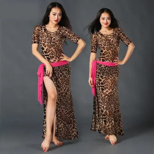 Женский костюм для выступлений Bellydance из топа и юбки с шортами в восточном стиле