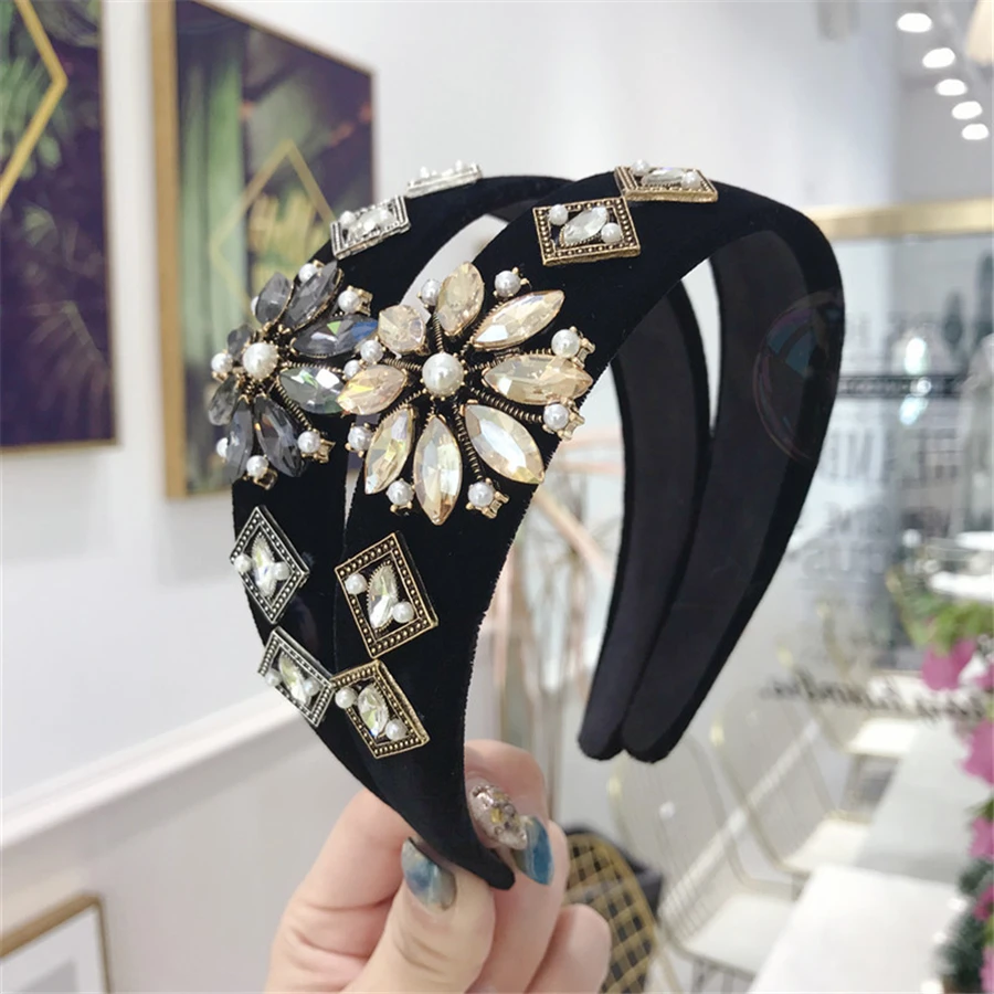 

Haimeikang Crystal Rhinestone Hairbands Women Brilliant Black Hair Accessories Wide Side Floral Shiny Headband 2019 Wholesale