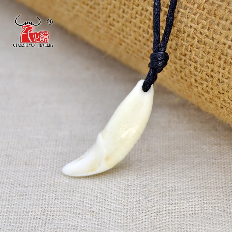 Men's Necklace Woman's Bone Pendant Tibetan Amulet Fangs Real Natural Tooth Vintage Silver Wolf Tooth Charm White Brown Ecru