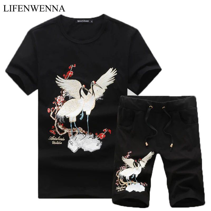 

2019 New Fashion Summer Short Sets Mens Casual Crane Embroidery Suits For Men Chinese Style Print Suit Sets T Shirt +Pants M-5XL