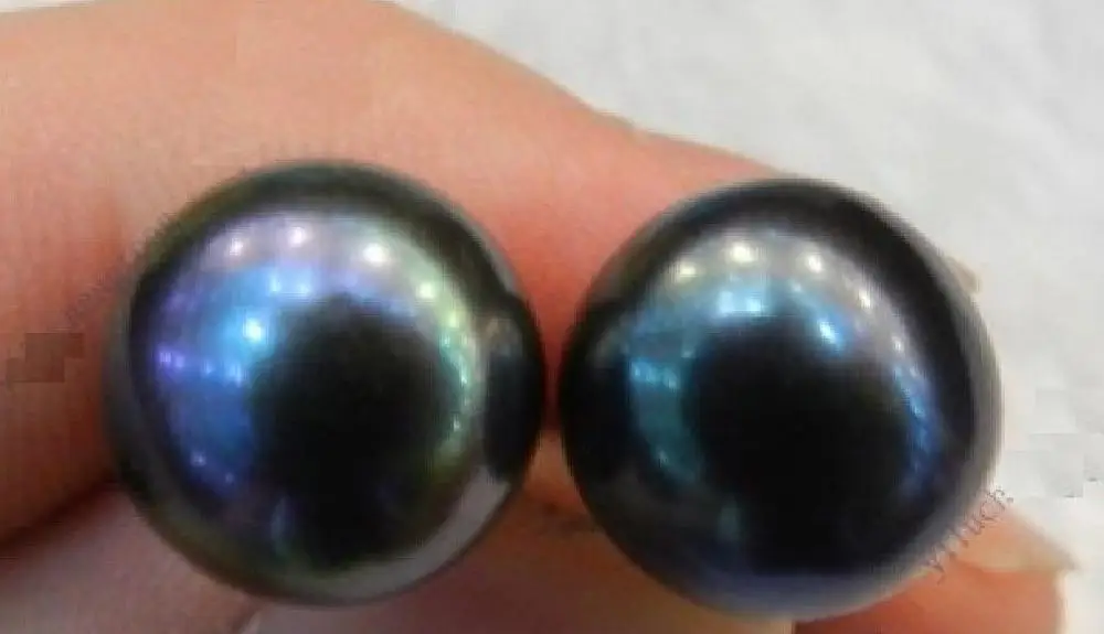 

A pair of natural AAA 12-13mm tahitian black pearl earrings 14K