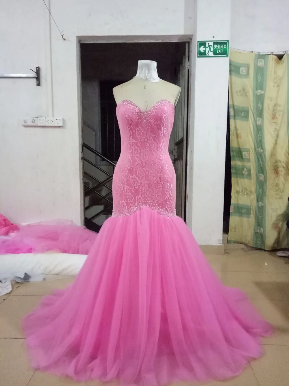 Real photos Hot Pink Lace Mermaid Evening Dress 2017 Sexy Off the Shoulder Beading Tulle Sweep 