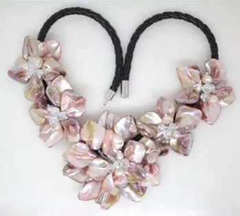 

Beautiful Pink pearl shell mother of crystal pearl flower pendant necklace