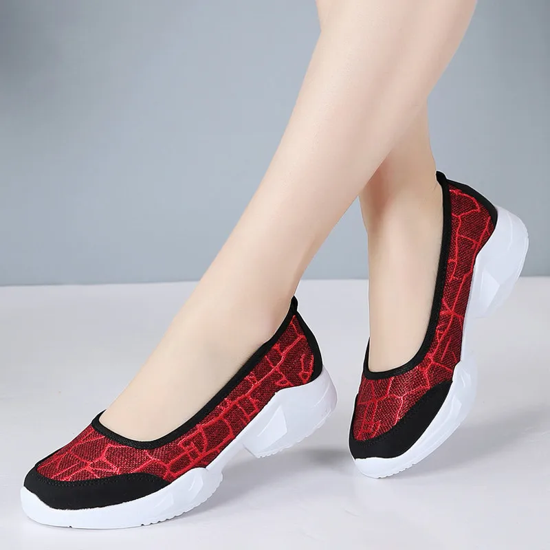 

Loafers Shoes Women 2019 Summer Flat Shoes Slip On Walking Sneakers Light Mesh Ballet Flats Ladies Femme Chic Travel Shoes