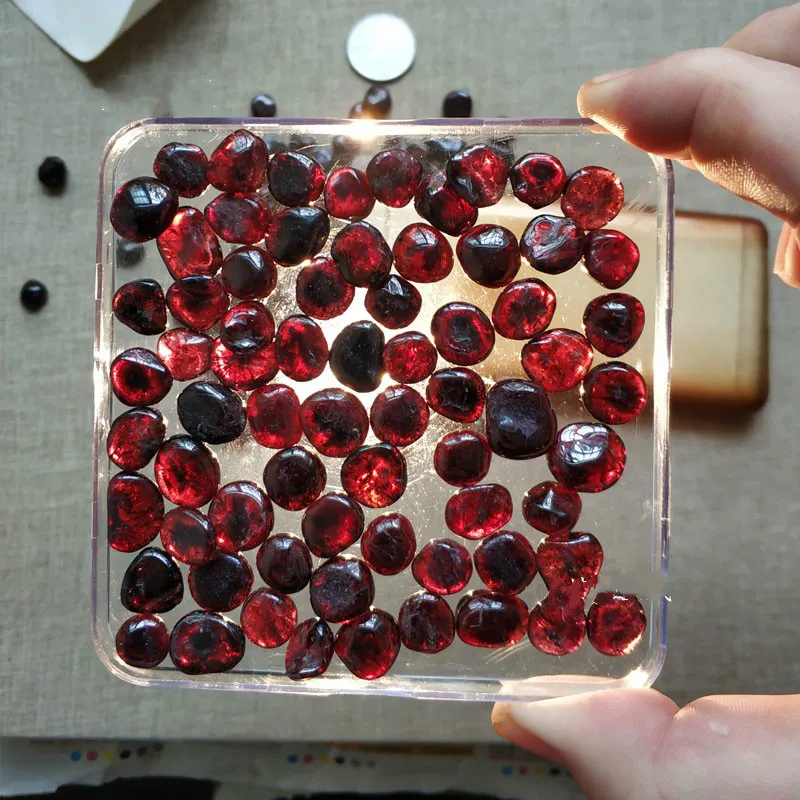 

100g natural garnet gravel crystal gravel original stonefor Buddha decorative stone garnet beads garnet red garnet natural