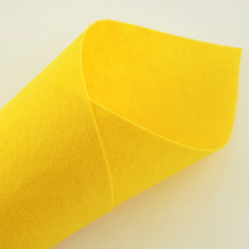 

Bright Yellow Colour 1mm Thick Handmade Gift Package Clean Materials Sewing Toys Hats Felt Fabric Automotive Nonwoven