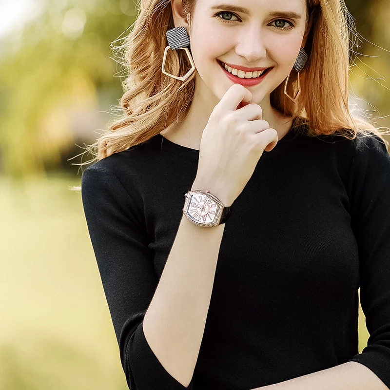 Vintage Ladies Watch Rose Gold Quartz Watch Woman Dress Watch Full Diamond Waterproof Female Table Brand Luxury Clock Large Dial Vintage Ladies Watch Rose Gold Quartz Watch Woman Dress Watch Full Diamond Waterproof Female Table Brand Luxury Clock Large Dial