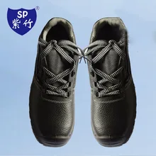 Спортивные туфли с защитой от повреждений на шнуровке