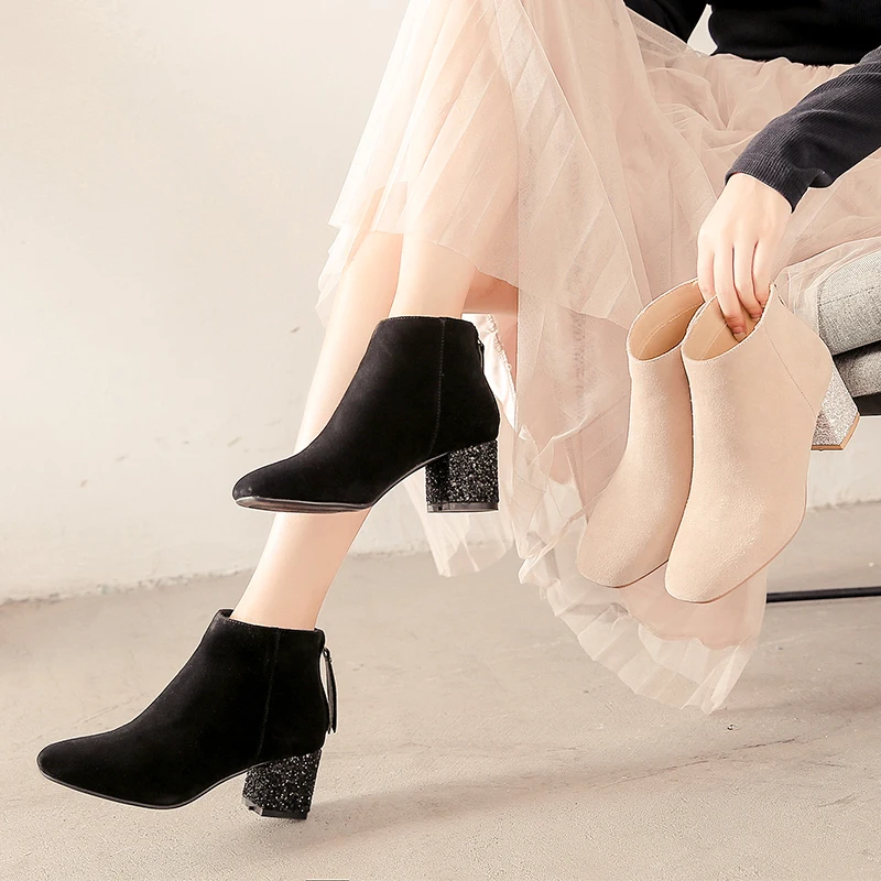 

MYCOLEN Preppy Style Natural Leather Slip On Round Toe Square Med Heels Chelsea Boots Luxury Woman Autumn Winter Ankle Boots